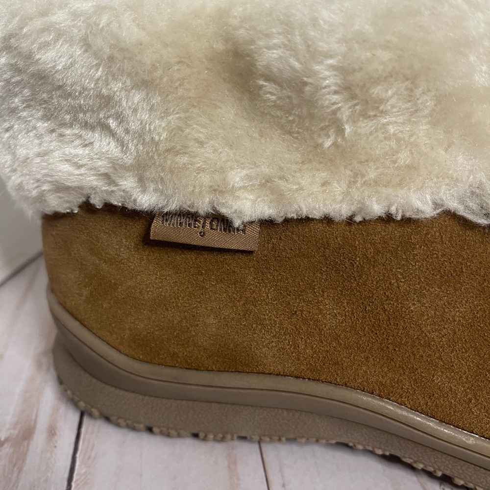 MINNETONKA BOOTIES - Picture 7 of 9